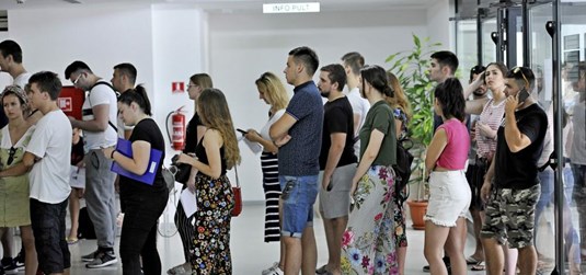 Splitski studenti odrađuju sezonu: 'Zaradimo ljeti po 2000 eura!'